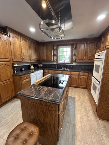 108 King St, Mcminnville, TN 37110