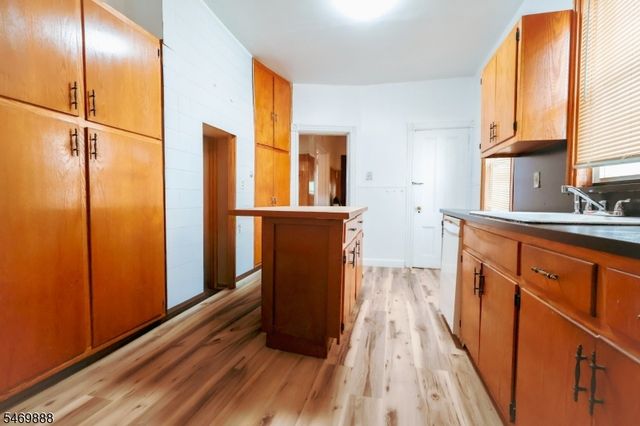 741 Highland Ave, Newark City, NJ 07104