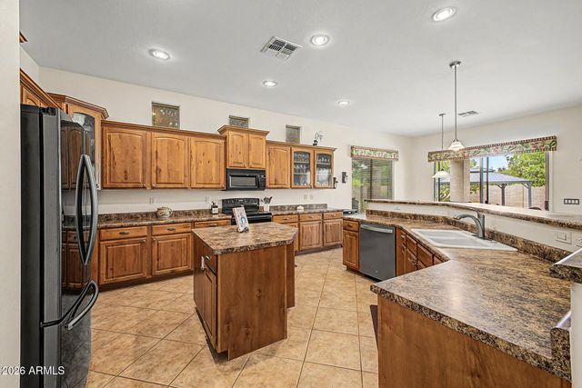 19006 E ARROWHEAD Trail, Queen Creek, AZ 85142