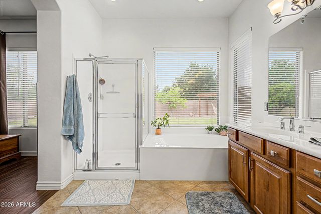 19006 E ARROWHEAD Trail, Queen Creek, AZ 85142