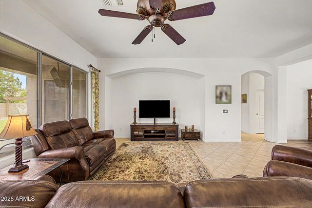 19006 E ARROWHEAD Trail, Queen Creek, AZ 85142