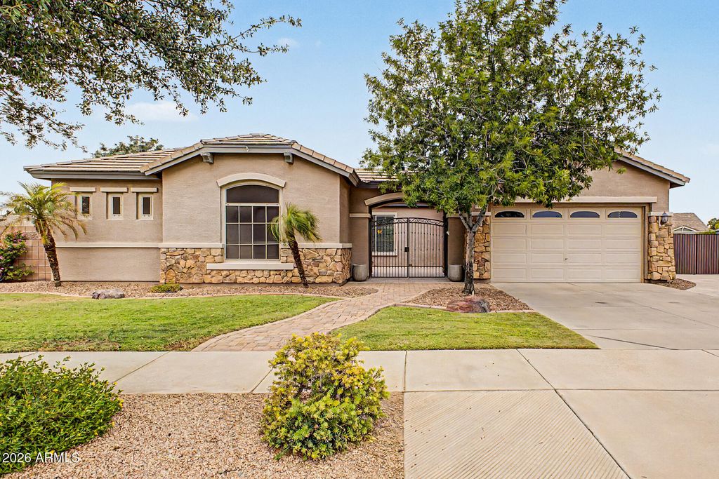 19006 E ARROWHEAD Trail, Queen Creek, AZ 85142