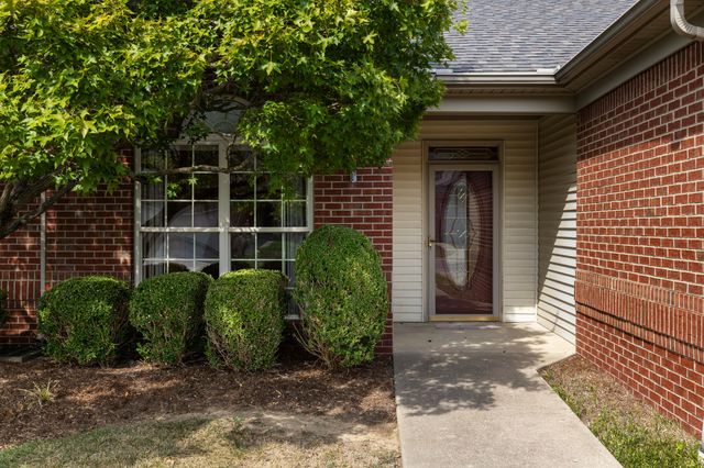 1309 Bent Willow Lane, Louisville, KY 40214