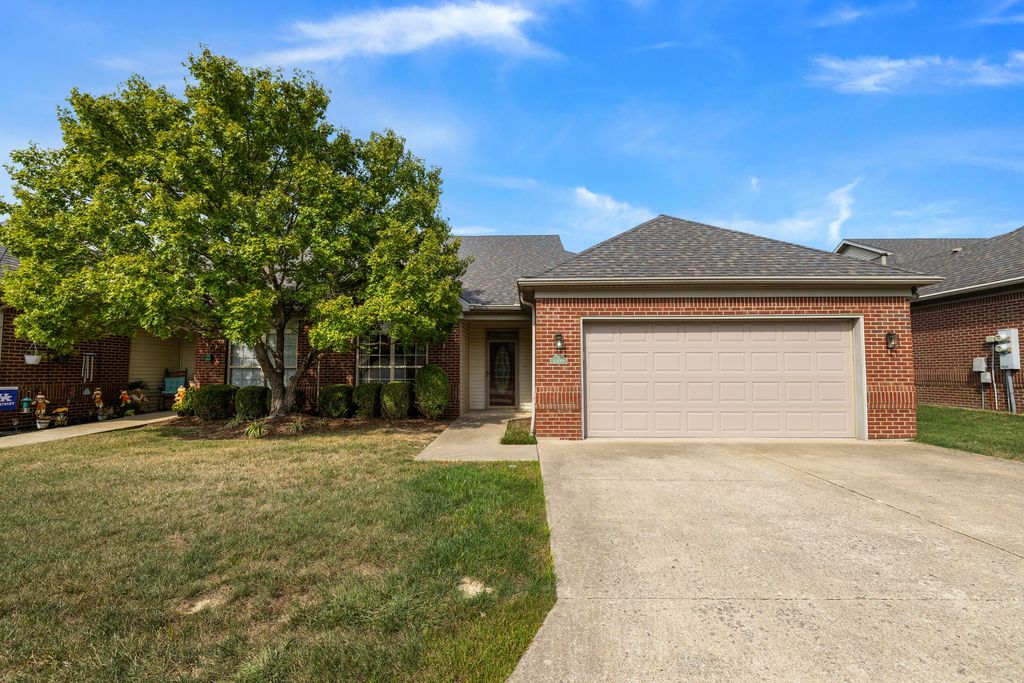1309 Bent Willow Lane, Louisville, KY 40214