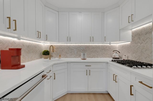 1 Murray Hill Sq 1, New Providence Boro, NJ 07974