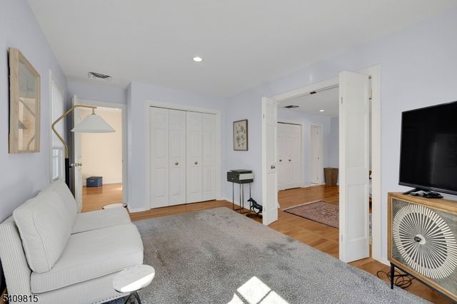 1 Murray Hill Sq 1, New Providence Boro, NJ 07974