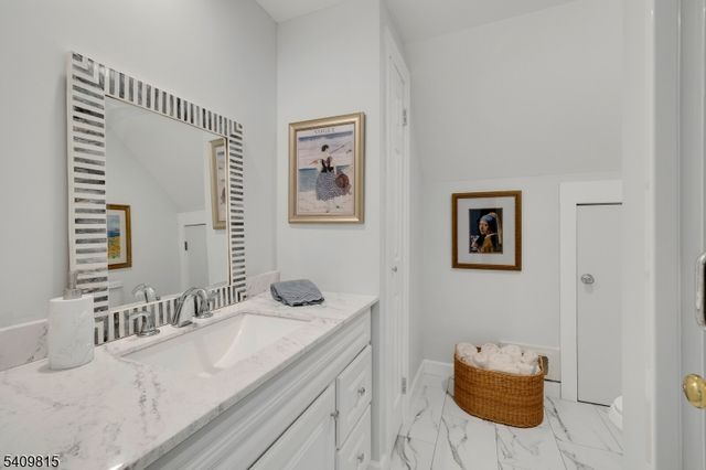 1 Murray Hill Sq 1, New Providence Boro, NJ 07974