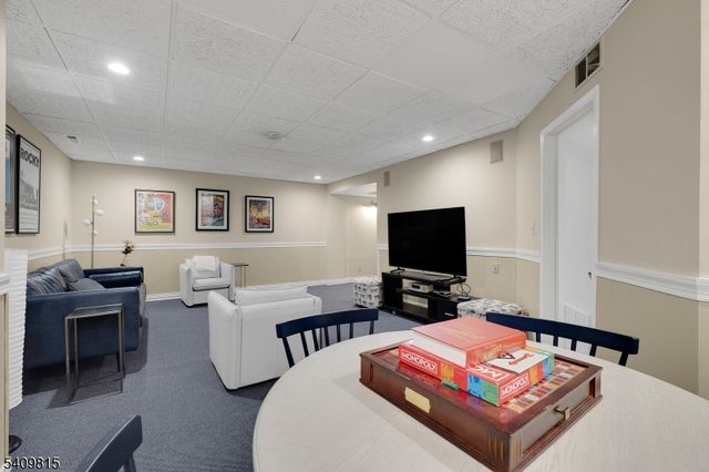 1 Murray Hill Sq 1, New Providence Boro, NJ 07974