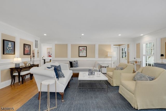 1 Murray Hill Sq 1, New Providence Boro, NJ 07974