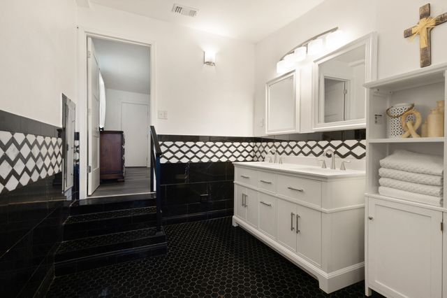 1262 County Road 4360, Decatur, TX 76234