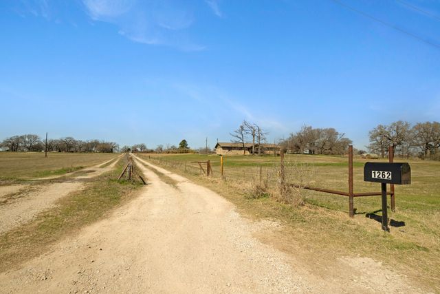 1262 County Road 4360, Decatur, TX 76234
