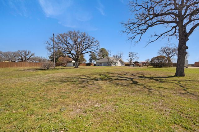 1262 County Road 4360, Decatur, TX 76234