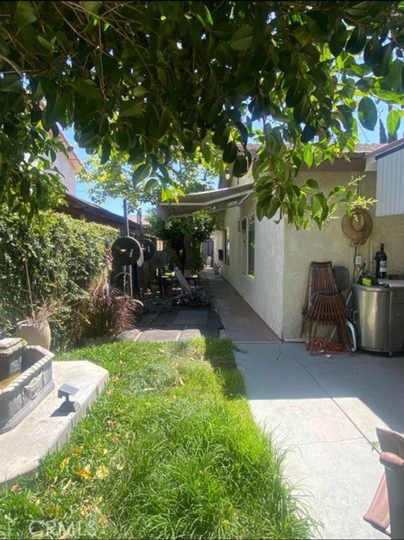 Image 10 of property listing at 275 W Shadwell, Carson, CA 90745