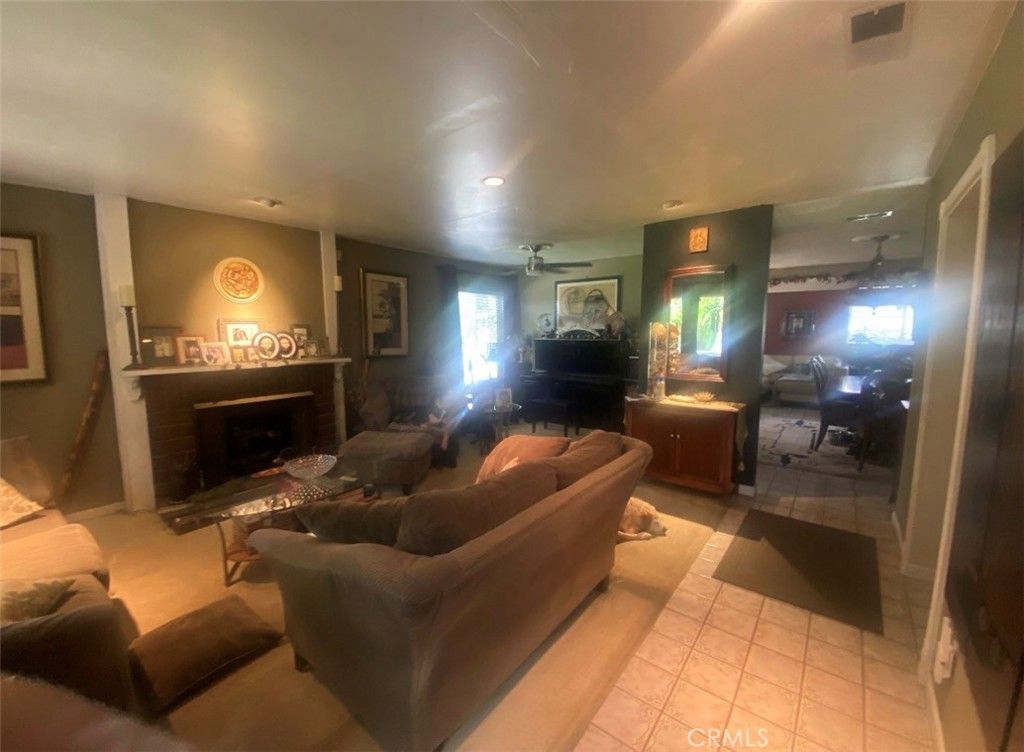 Image 5 of property listing at 275 W Shadwell, Carson, CA 90745
