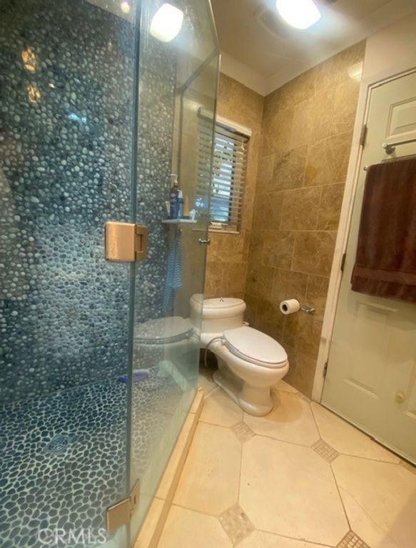 Image 8 of property listing at 275 W Shadwell, Carson, CA 90745