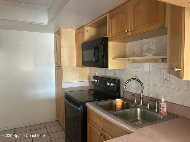 3210 N Harbor City Boulevard 205, Melbourne, FL 32935