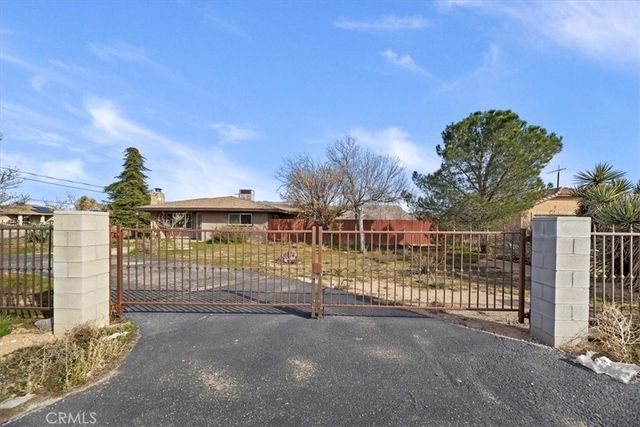 13285 Mesquite, Apple Valley, CA 92308