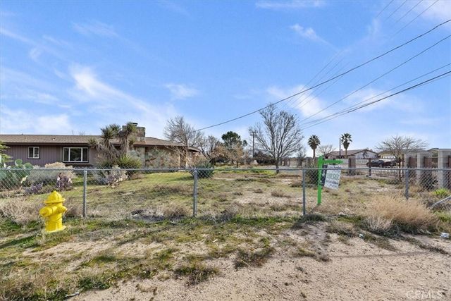 13285 Mesquite, Apple Valley, CA 92308