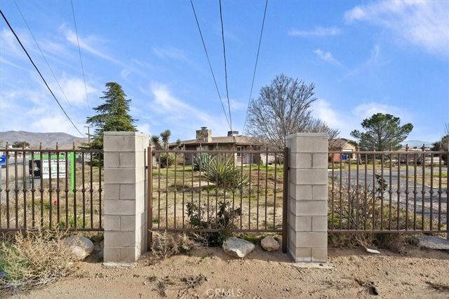 13285 Mesquite, Apple Valley, CA 92308