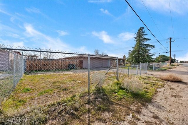 13285 Mesquite, Apple Valley, CA 92308