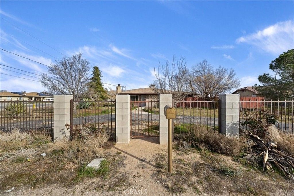 Image 28 of property listing at 13285 Mesquite, Apple Valley, CA 92308