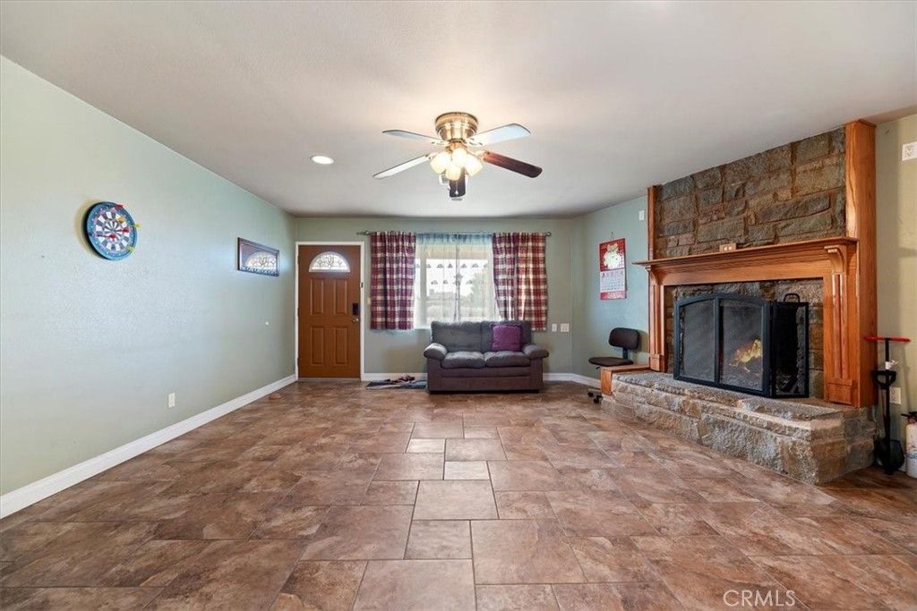 Image 3 of property listing at 13285 Mesquite, Apple Valley, CA 92308