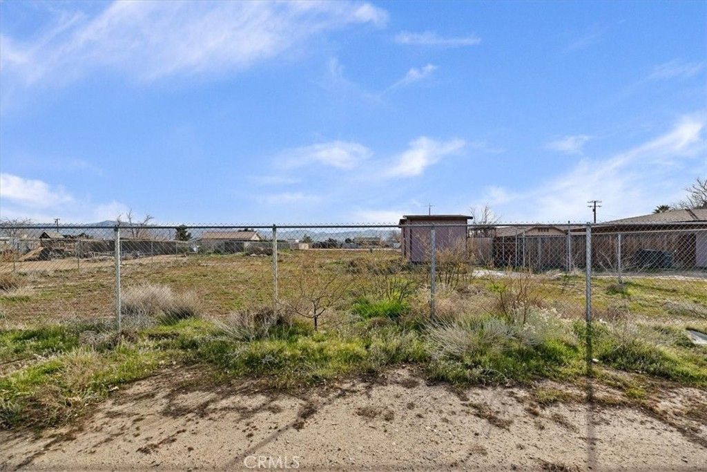 Image 30 of property listing at 13285 Mesquite, Apple Valley, CA 92308