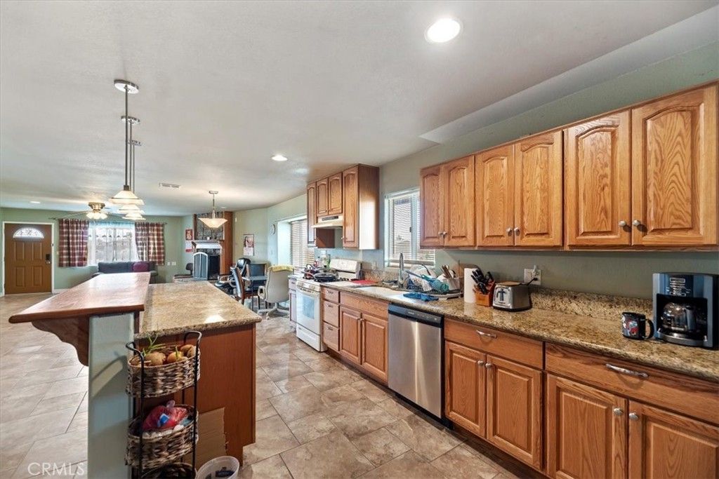 Image 9 of property listing at 13285 Mesquite, Apple Valley, CA 92308