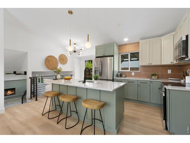 2124 Manchester Dr, Fort Collins, CO 80526