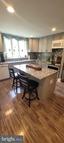 206 BURNSIDE, Jeffersonville, PA 19403