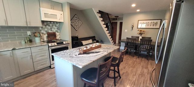 206 BURNSIDE, Jeffersonville, PA 19403