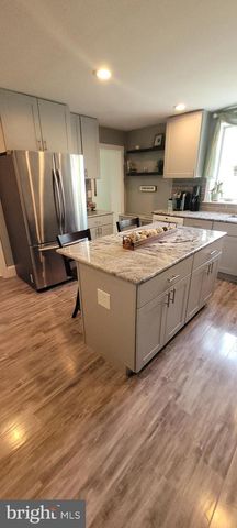 206 BURNSIDE, Jeffersonville, PA 19403