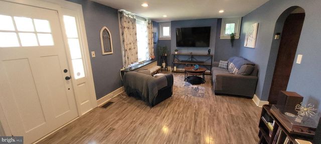 206 BURNSIDE, Jeffersonville, PA 19403