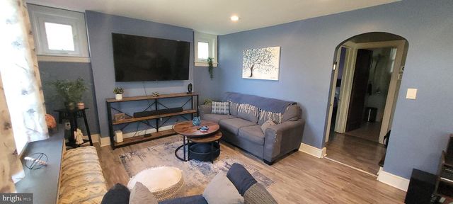 206 BURNSIDE, Jeffersonville, PA 19403