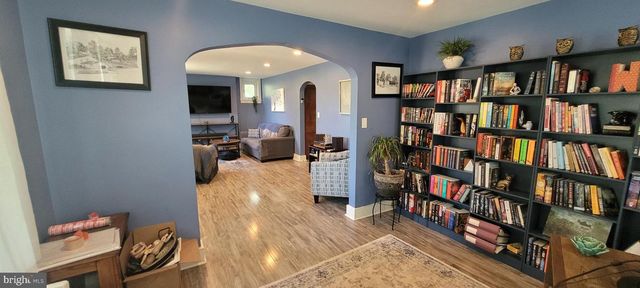 206 BURNSIDE, Jeffersonville, PA 19403