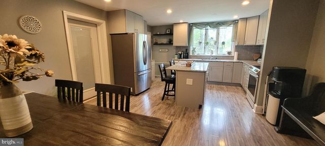 206 BURNSIDE, Jeffersonville, PA 19403