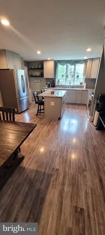 206 BURNSIDE, Jeffersonville, PA 19403