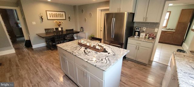 206 BURNSIDE, Jeffersonville, PA 19403