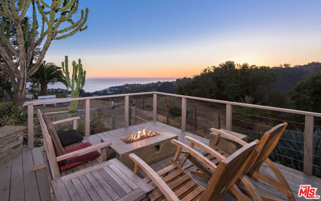 843 Enchanted Way, Pacific Palisades (los Angeles), CA 90272