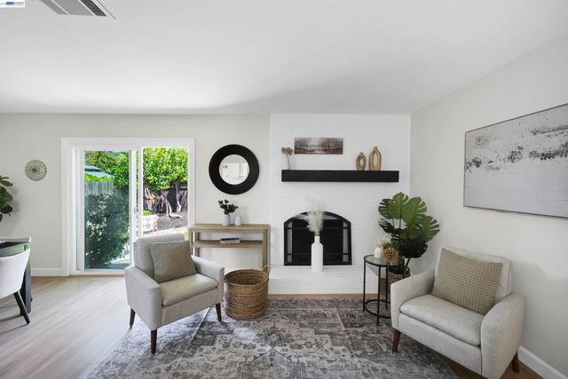 31032 Carroll Ave, Hayward, CA 94544