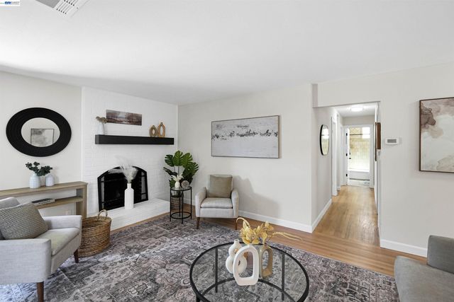 31032 Carroll Ave, Hayward, CA 94544