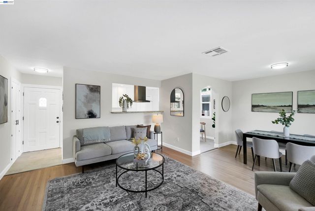 31032 Carroll Ave, Hayward, CA 94544