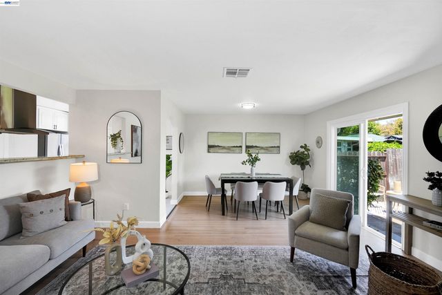 31032 Carroll Ave, Hayward, CA 94544