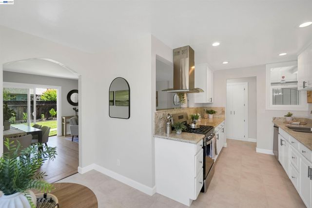 31032 Carroll Ave, Hayward, CA 94544