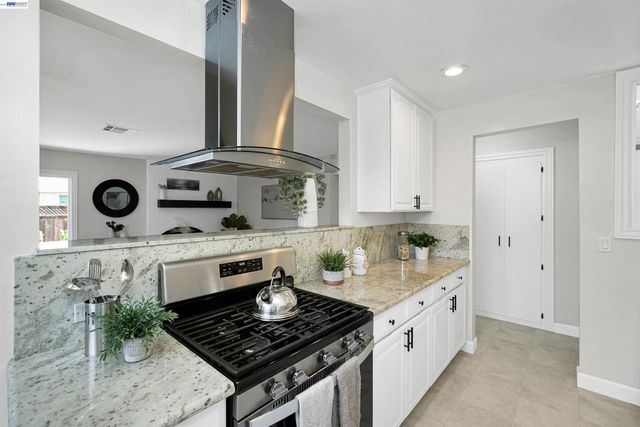 31032 Carroll Ave, Hayward, CA 94544