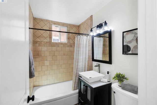 31032 Carroll Ave, Hayward, CA 94544