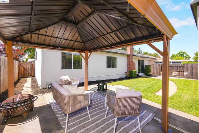 31032 Carroll Ave, Hayward, CA 94544