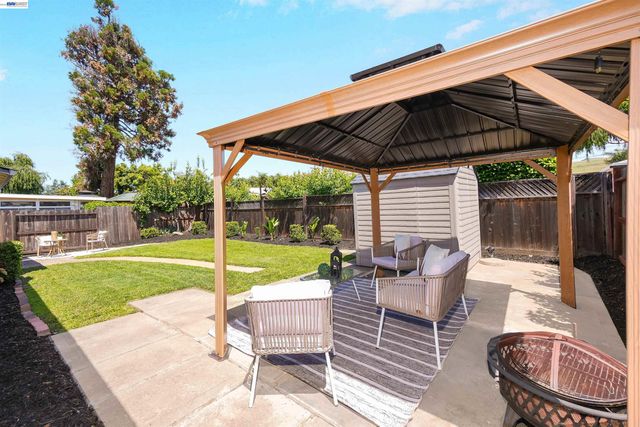 31032 Carroll Ave, Hayward, CA 94544