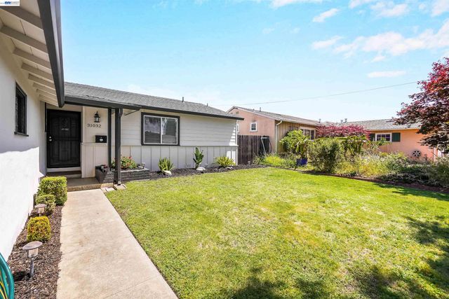 31032 Carroll Ave, Hayward, CA 94544