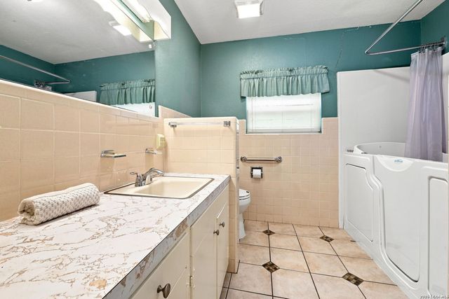 219 Barbara Dr, San Antonio, TX 78216
